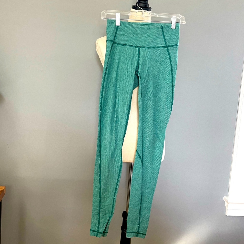 Lulu lemon size 4 green and light green striped leggings